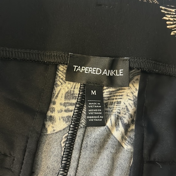 WHBM tapered ankle shell print pant - Picture 4 of 7